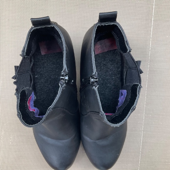 Rieker Black Leather Ankle Boot, size 40 - Picture 3 of 8